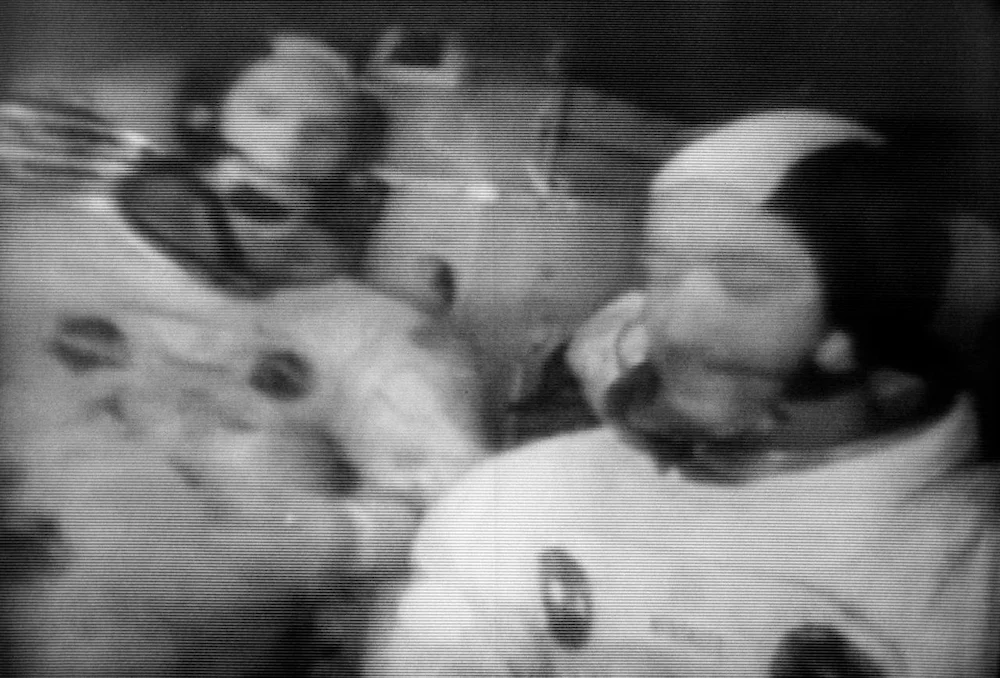 1969년 아폴로 9호 비행 중 승무원 모습 출처 NASA